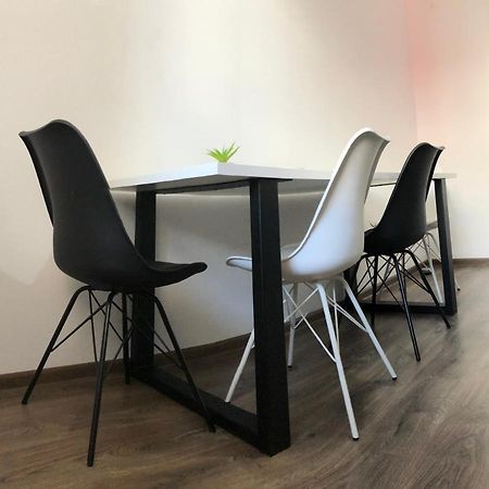 Ferienwohnung Max Apartament Brașov Exterior foto